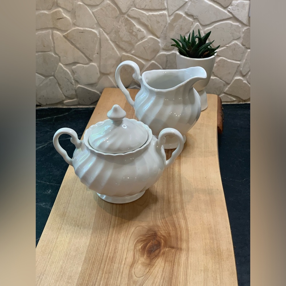 JOHNSON BROTHERS | Regency Cream and Sugar